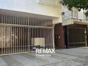 CASA + 4 DEPARTAMENTOS SOBRE AVENIDA MACROCENTRO