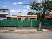 Casa 4 dor a refaccionar en Alejandro Centeno