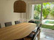 Casa, 4 dormitórios, 226.99 m², em Menino Deus