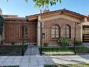 Casa 4 dormitorios – 2 baños, 169 m², cochera para 5...