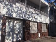 CASA 4 DORMITORIOS, cochera, patio desarrollada en dos...