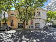 Casa 4 dormitorios con cochera, terraza y parrillero
