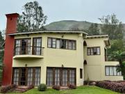 CASA 4 DORMITORIOS CON GRAN JARDIN Y PISCINA SAN...