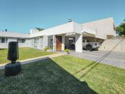 Casa 4 dormitorios con jardín y pileta en Fisherton