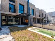 Casa 4 Dormitorios con Piscina y Parrillero Fisherton...