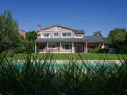 Casa 4 dormitorios en Kentucky Club de Campo