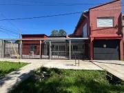 Casa 4 dormitorios en venta City Bell con Pileta