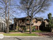 Casa 4 Dormitorios jardín pileta y cocheras Larrechea...