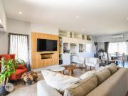 Casa 4 dormitorios, jardín, piscina Av. Jorge Newbery...