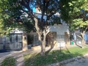Casa 4 dormitorios, muy buena, cerca de Av.Galicia