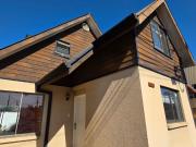 Casa 4 dormitorios, patio y antejardín. Terrazas las...