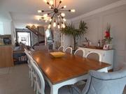 Casa 4 Dormitótios sendo 3 Suites a venda no Condominio...