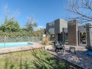 Casa 4 habitaciones 3 baños y piscina en Barrio Cordón...