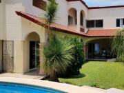 Casa 4 habitaciones con baño, alberca con jacuzzi en...