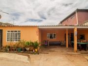 Casa 4 quartos, 1 Suíte, Piscina, com Casa dos Fundos à...