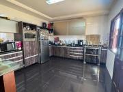 Casa 4 Quartos, 1 Suíte, Varanda, Piso superior, pomar,...