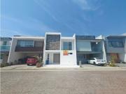 Casa 4 recámaras con roof garden en Antigua Cementera Puebla