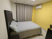 Casa 4 siglos frente a parque