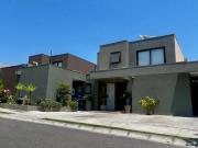 CASA 4D/3B EN CONDOMINIO PISCINA TEMPERADA Y ENERGIA SOLAR