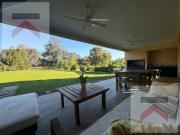 Casa 4 dormitorios piscina gran lote 2170m2 Barrio...