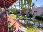 Casa 500mts praia Pernambuco, 4 dorms jardim, 3 vagas