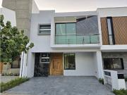 CASA 56 F LA CIMA DE ZAPOPAN. NUEVA CON 4 RECAMARAS