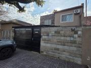 Casa 5 Amb, con Jardin, Coch/2autos Lomas d Zamora