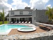 CASA 5 AMB CON PILETA CLIMATIZADA COUNTRY VENADO 2 CANNING