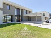 Casa 5 amb con piscina A ESTRENAR en Barrio Privado...