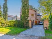 Casa 5 ambientes sobre lote de 1.200 m2 en barrio Montemar