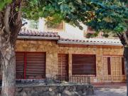 CASA 5 AMB EN VENTA EN BANFIELD COCHERA Y PISCINA