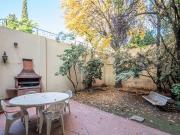 CASA 5 AMB EN VENTA FLORES CON FONDO APTO CREDITO