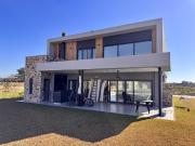Casa 5 amb. en Venta Lagos de Canning 2