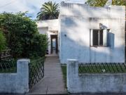 Casa 5 ambientes 74m2 en pequeño barrio cerrado con jardín