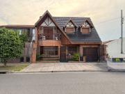 CASA 5 AMBIENTES COCHERA JARDIN PALOMAR