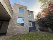 Casa 5 ambientes con cochera en venta en Quilmes