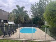 Casa 5 ambientes con cocheras y piscina en venta...