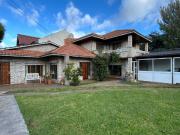 CASA 5 AMBIENTES CON DEPENDENCIA BARRIO CONSTITUCION