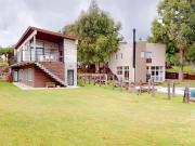 Casa 5 ambientes con piscina en venta Barrio Golf 2...