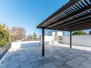 Casa 5 ambientes con terraza, patio, balcón y...