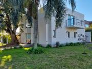 Casa 5 ambientes con una cochera Altos de Hudson I