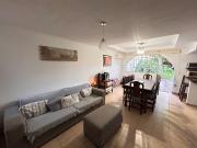 CASA 5 AMBIENTES EN VENTA EN LA PLATA CON JARDIN