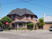 CASA 5 AMBIENTES EN VENTA VILLA ADELINA CON JARDIN