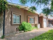 CASA 5 AMBIENTES PILETA VENTA VILLA LUZURIAGA