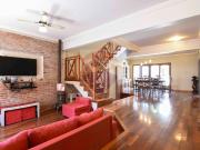 CASA 5 AMBIENTES VENTA LINIERS QUINCHO PILETA