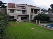 CASA 5 DORMITORIOS 3 BAÑOS APTA CREDITO 680 M2 TOT