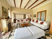 CASA 5 DORMITORIOS ARGUELLO GRAN LOTE