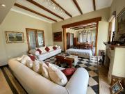 CASA 5 DORMITORIOS ARGUELLO GRAN LOTE