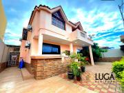 Casas en venta con piscina, sector Paseo Shopping, cerca...