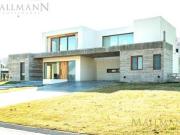 Casa 5 Dormitorios en Venta en Pilara, Barrio El Milord